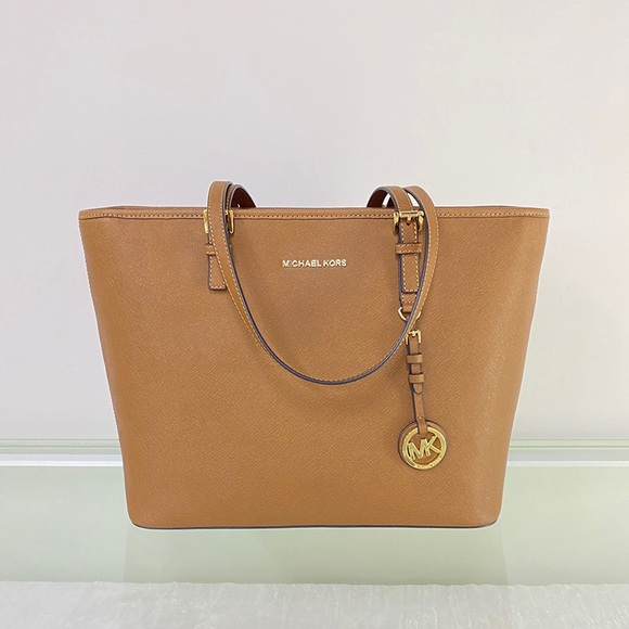 Michael Kors Jet Set Travel Saffiano Tote - Picture 1 of 8